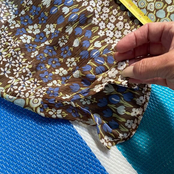 R.Q.T X-Large Blouse, Slit Cap Sleeve - Picture 6 of 6